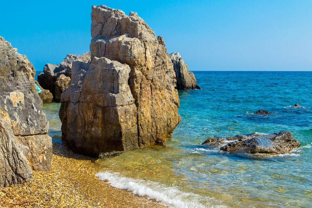 Xenios Loutra Village Beach Hotel 아기아 파라스케비 외부 사진