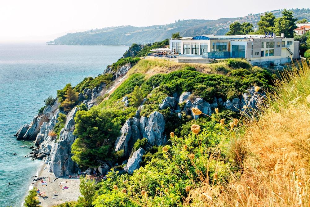 Xenios Loutra Village Beach Hotel 아기아 파라스케비 외부 사진