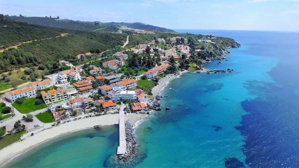 Xenios Loutra Village Beach Hotel 아기아 파라스케비 외부 사진