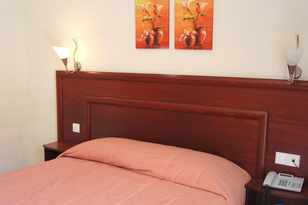 Xenios Loutra Village Beach Hotel 아기아 파라스케비 외부 사진