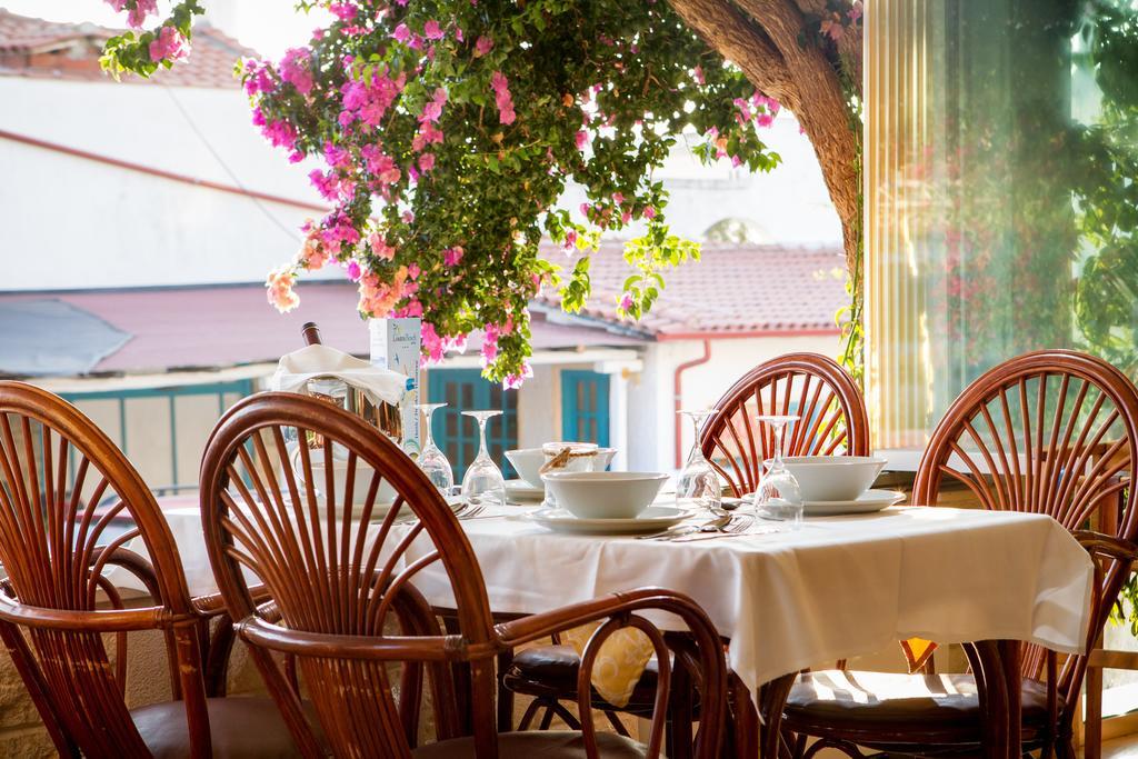 Xenios Loutra Village Beach Hotel 아기아 파라스케비 외부 사진